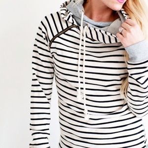 Double hood sweatshirt. White/black w/grey cuffs